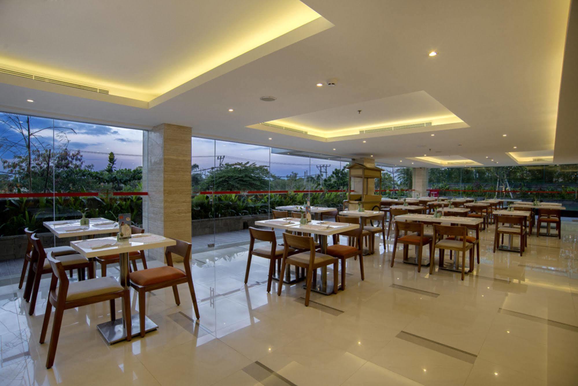 HARRIS Hotel Kuta Galleria - Bali Dış mekan fotoğraf